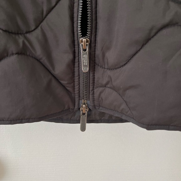 Black Quilted Vest with Belt - Picture 4 of 12